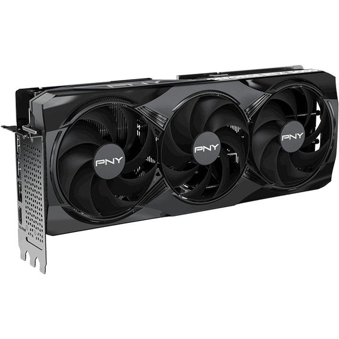 GPU PNY GeForce RTX 5080 con triple ventilador overclockeado