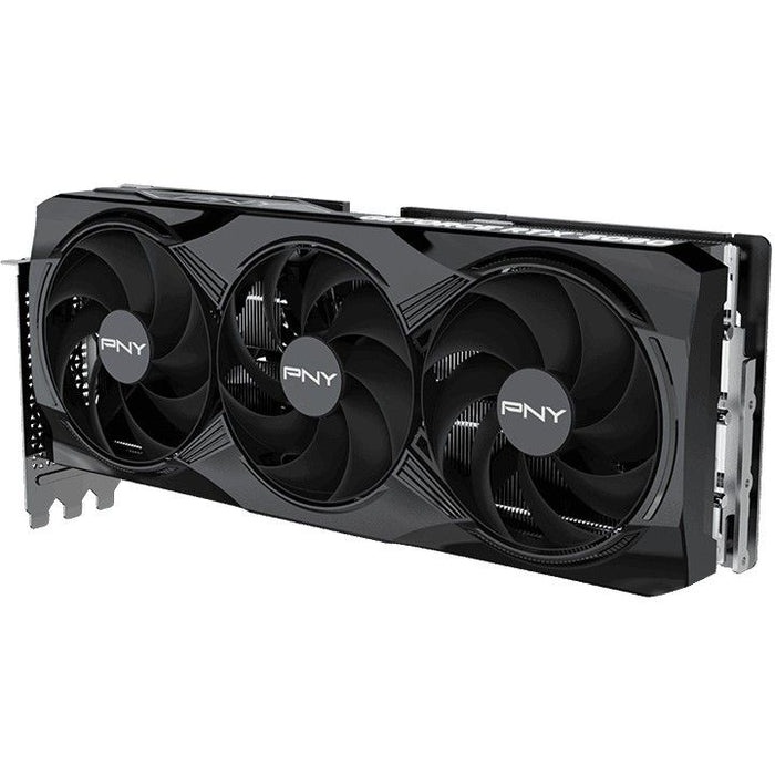 GPU PNY GeForce RTX 5080 con triple ventilador overclockeado